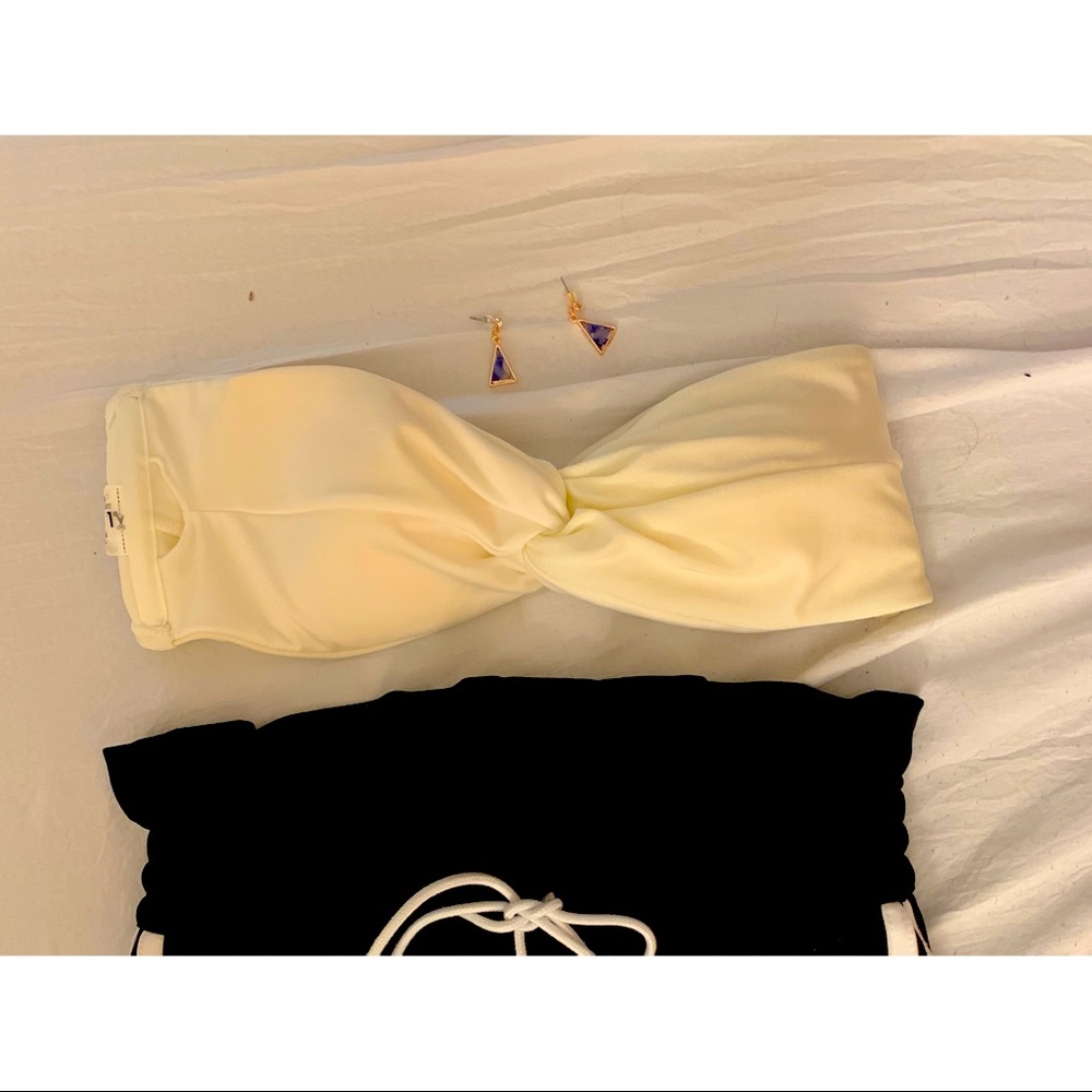 Bikini twisted top